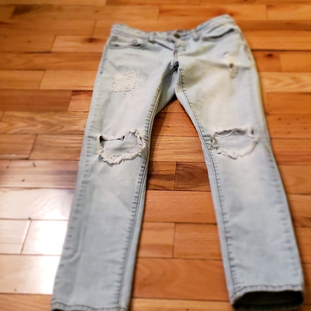 Light Blue Ripped Jean's - Picture 3 of 5
